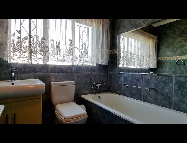 2 BEDROOM DUPLEX FOR SALE IN FAIRLAND